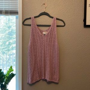 Open and closed knit women’s tank top size medium in lavender, universal threads